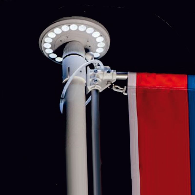 Windtracker bei Nacht mit Beleuchtung